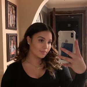 Meet your Posher, Daniela